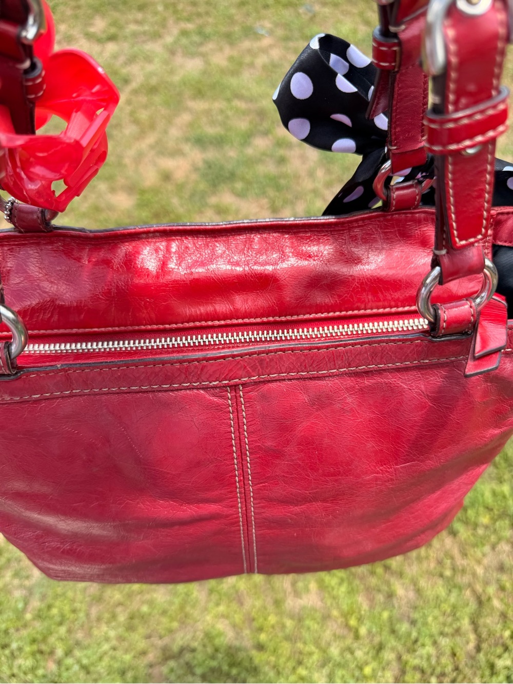 SOLD Coach East West Red Patent Leather Gallery Tote 2009 Vintage Y2K 💋 - Picture 5 of 13